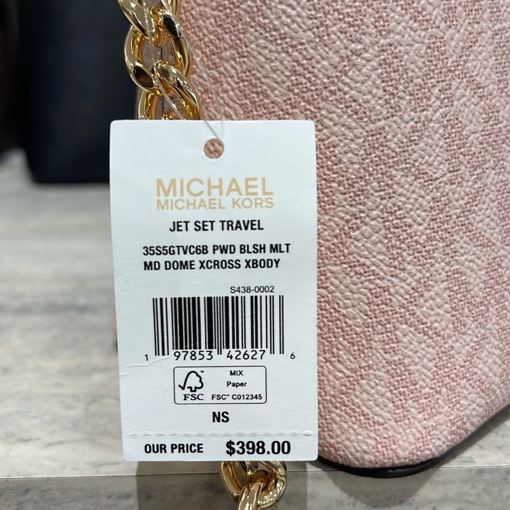 Michael Kors Jet Set Travel Md Color-Block Signature Logo Crossbody
Powder Blush - Picture 12 of 16